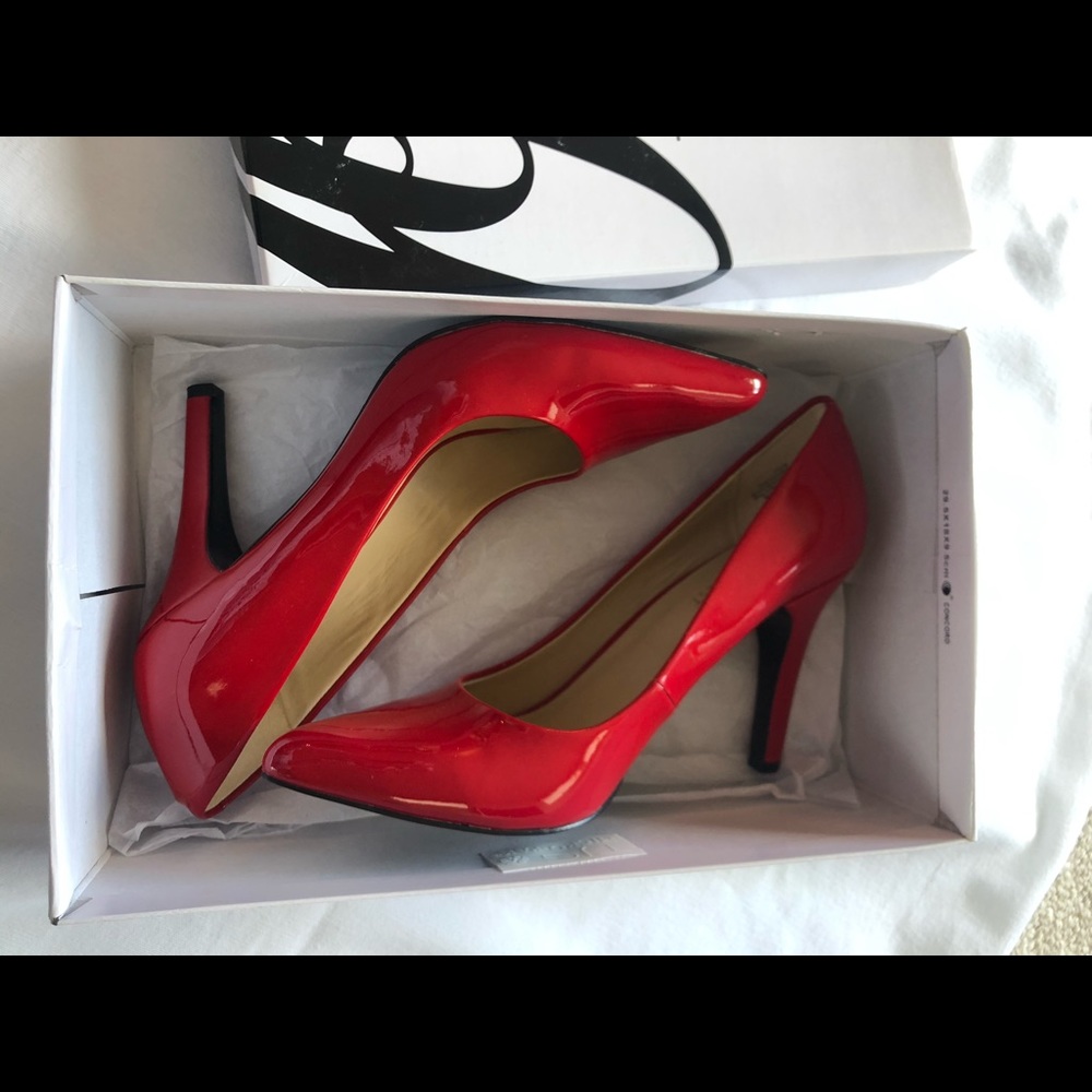 Nine West Red Patent Leather Heels 7.5